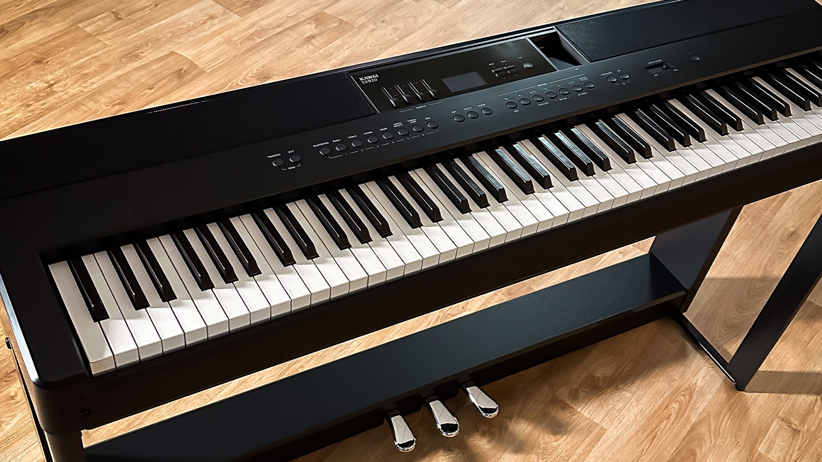 Kawai ES920 on a stand in a studio