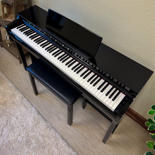Yamaha Clavinova CLP-825 Digital Piano - Polished Ebony - View 5