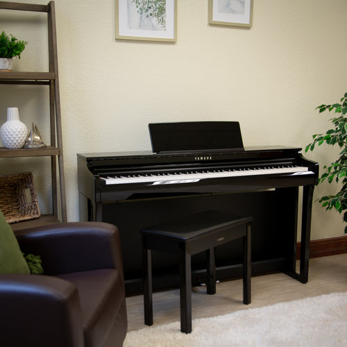 Yamaha Clavinova CLP-825 Digital Piano - Polished Ebony - View 7