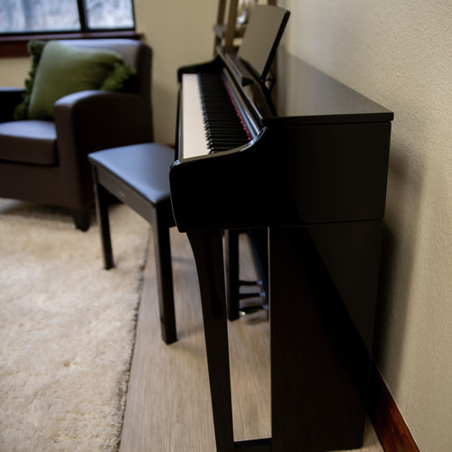 Yamaha Clavinova CLP-825 Digital Piano - Polished Ebony - View 4