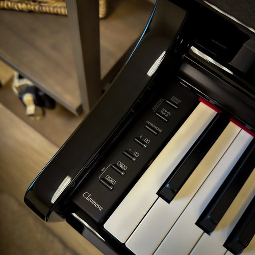 Yamaha Clavinova CLP-825 Digital Piano - Polished Ebony - View 9