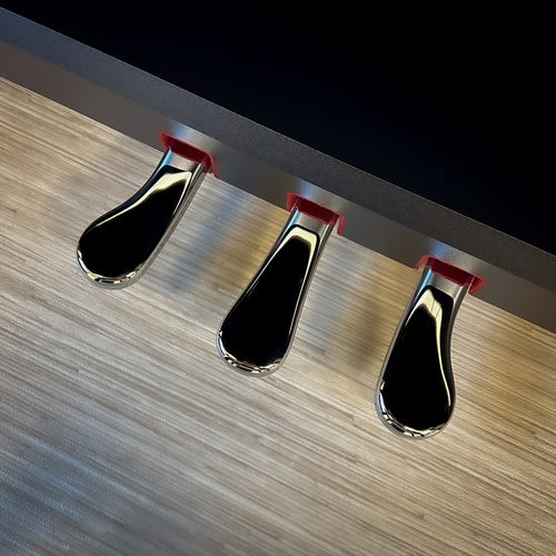 Yamaha Clavinova CLP-825 Digital Piano - Polished Ebony - View 10