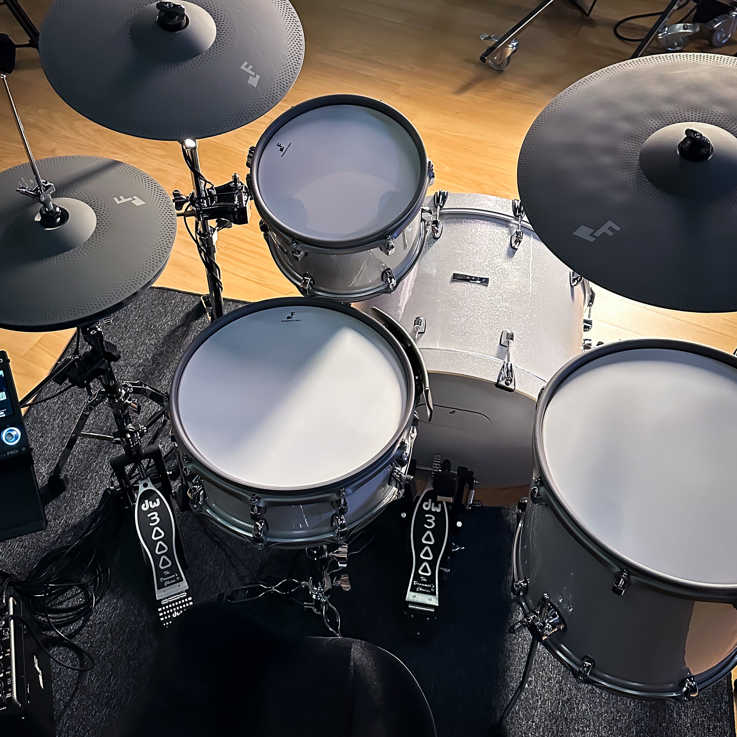 EFNOTE PRO 700 Standard Electronic Drum Kit - from above in a studio