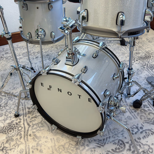 EFNOTE MINI Electronic Drum Set - White Sparkle - close up of bass drum