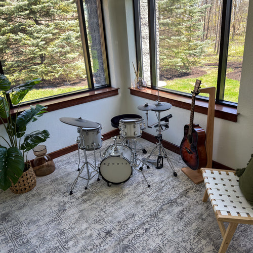 EFNOTE MINI Electronic Drum Set - White Sparkle - in a stylish living space - view 2