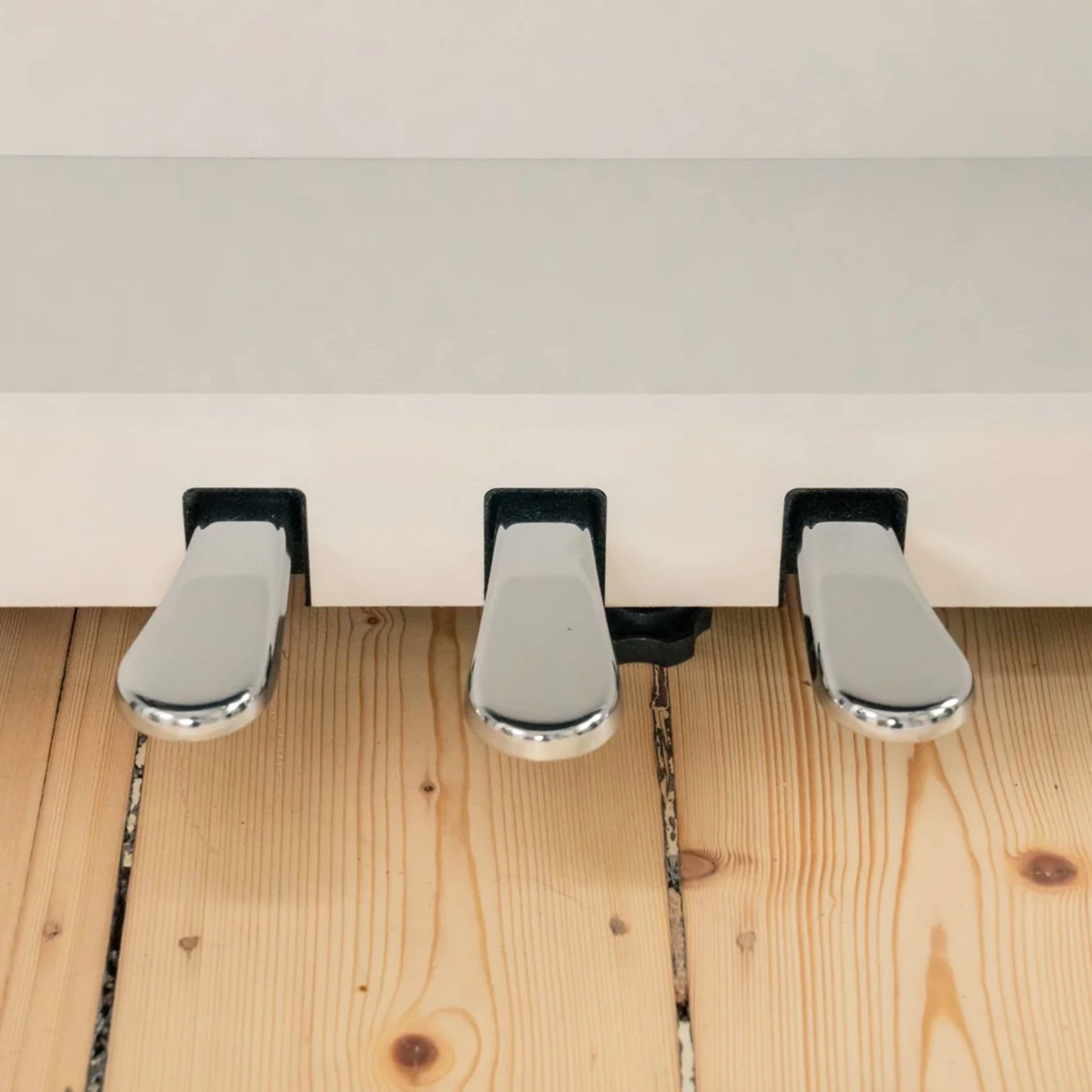 Kawai CN201 Digital Piano - Satin White - Pedals