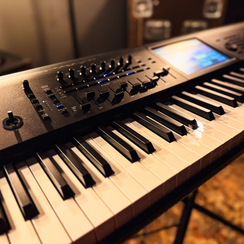 Korg Kronos 3 88-Key Music Workstation View 2