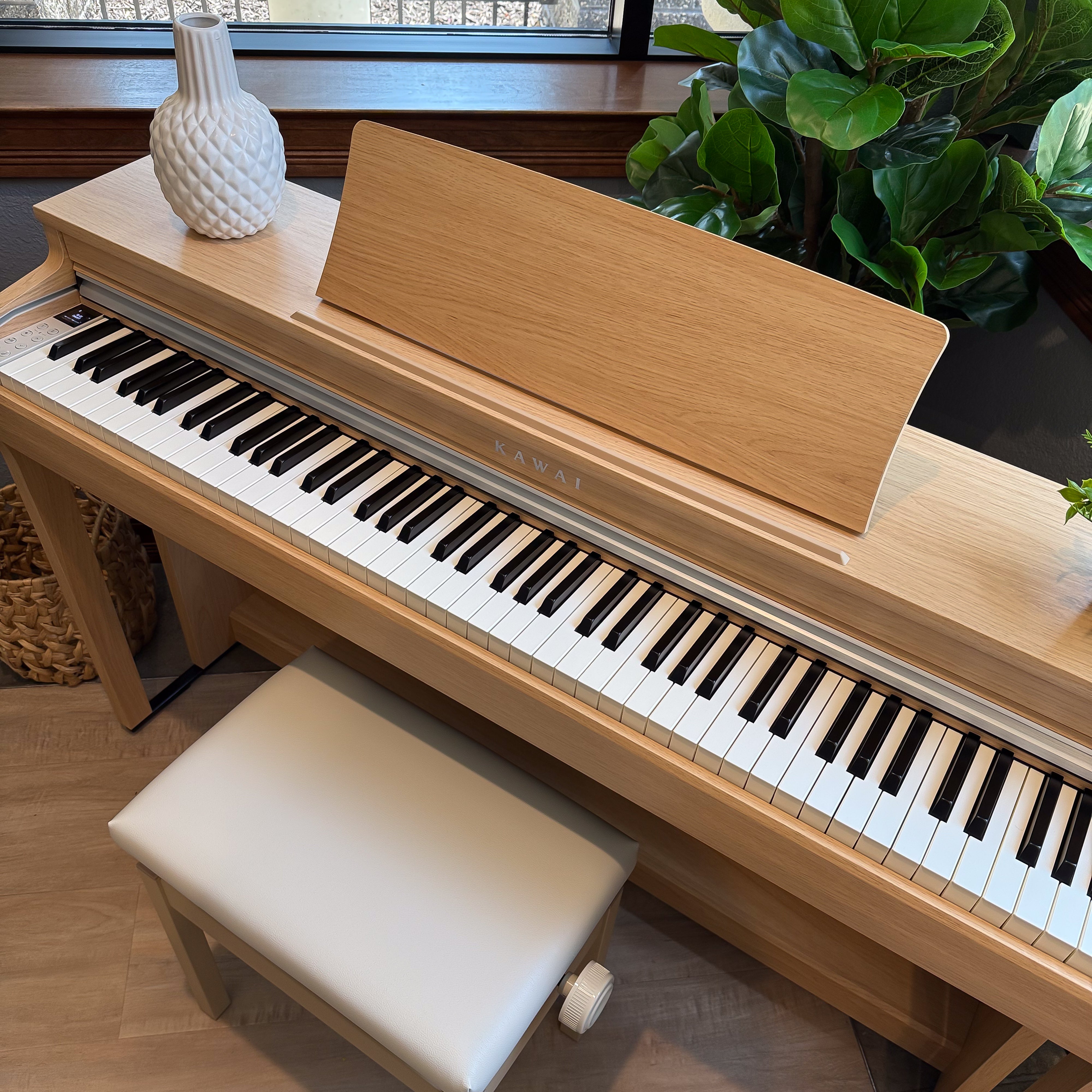 Kawai CN201 Digital Piano - Light Oak - View 12