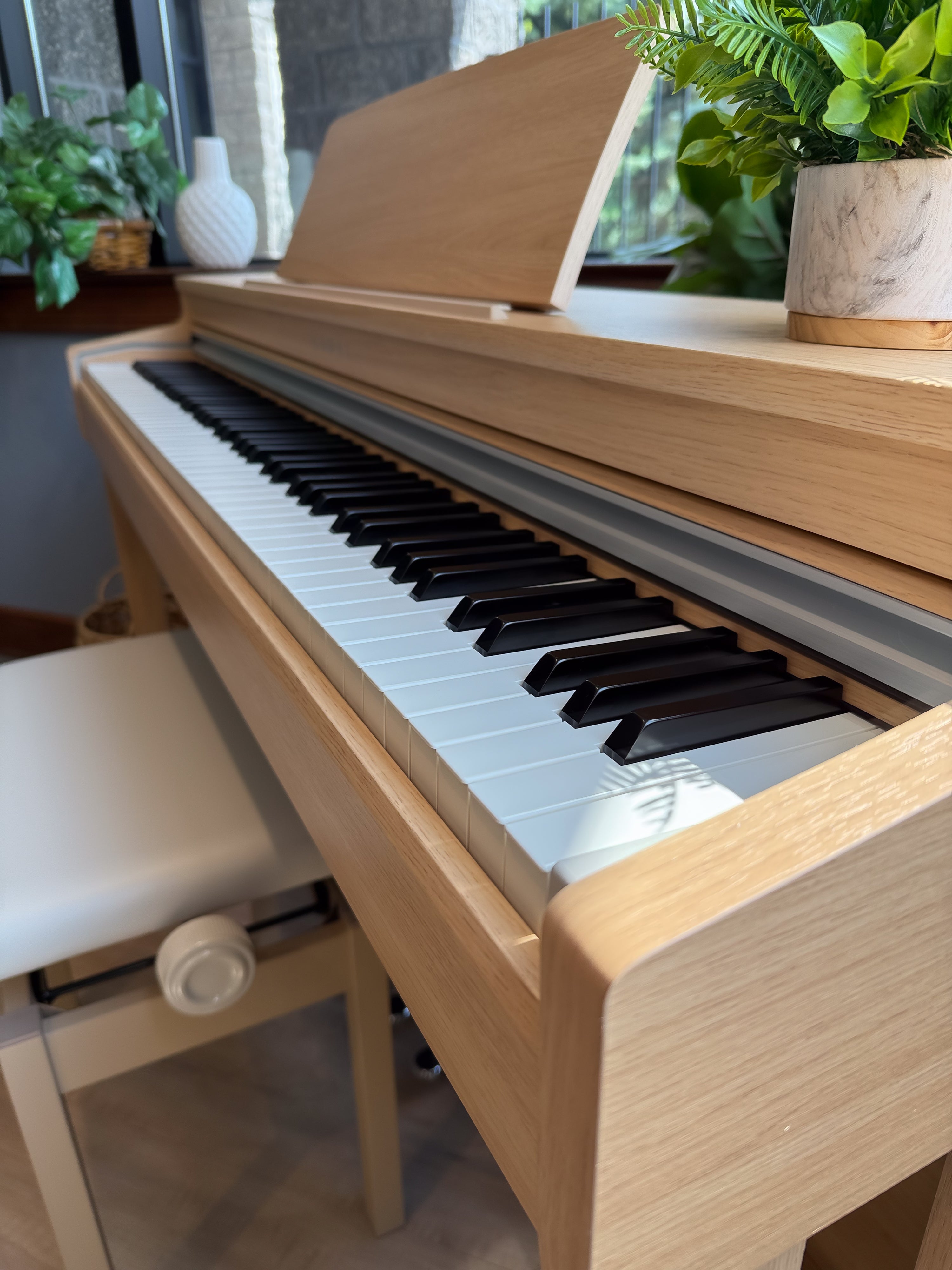 Kawai CN201 Digital Piano - Light Oak - View 13