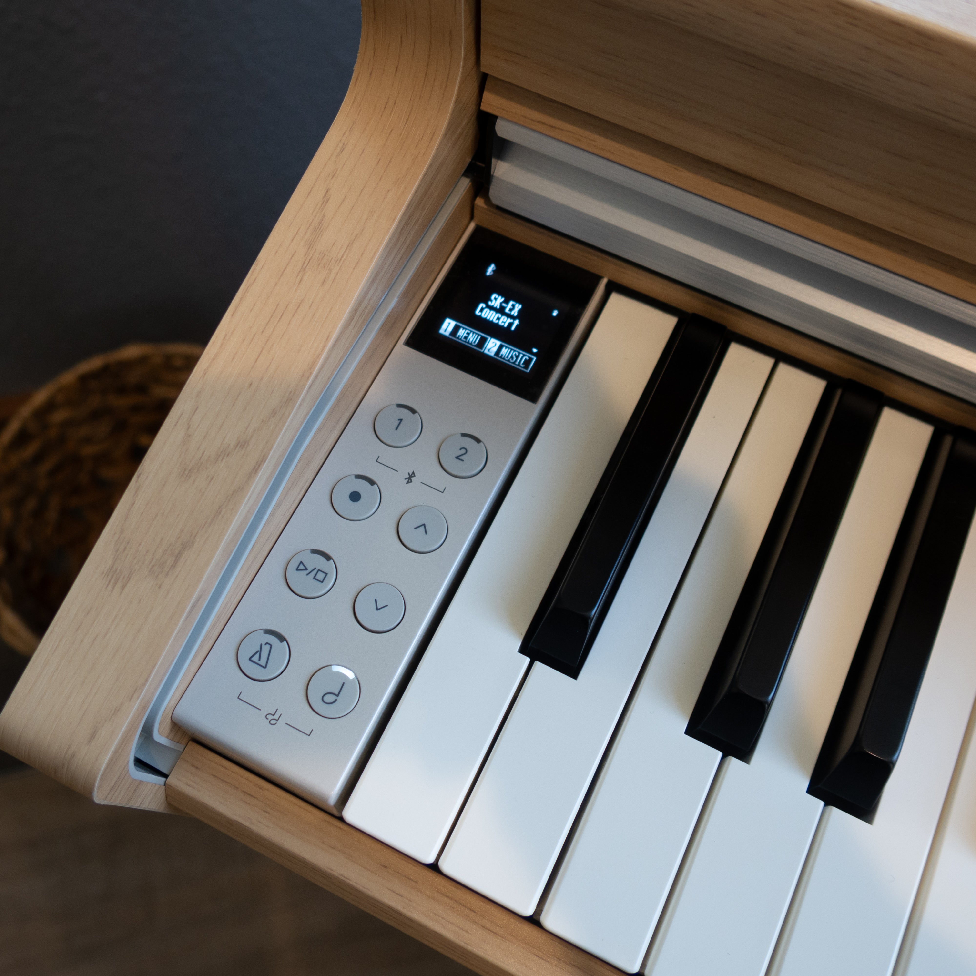 Kawai CN201 Digital Piano - Light Oak - View 16