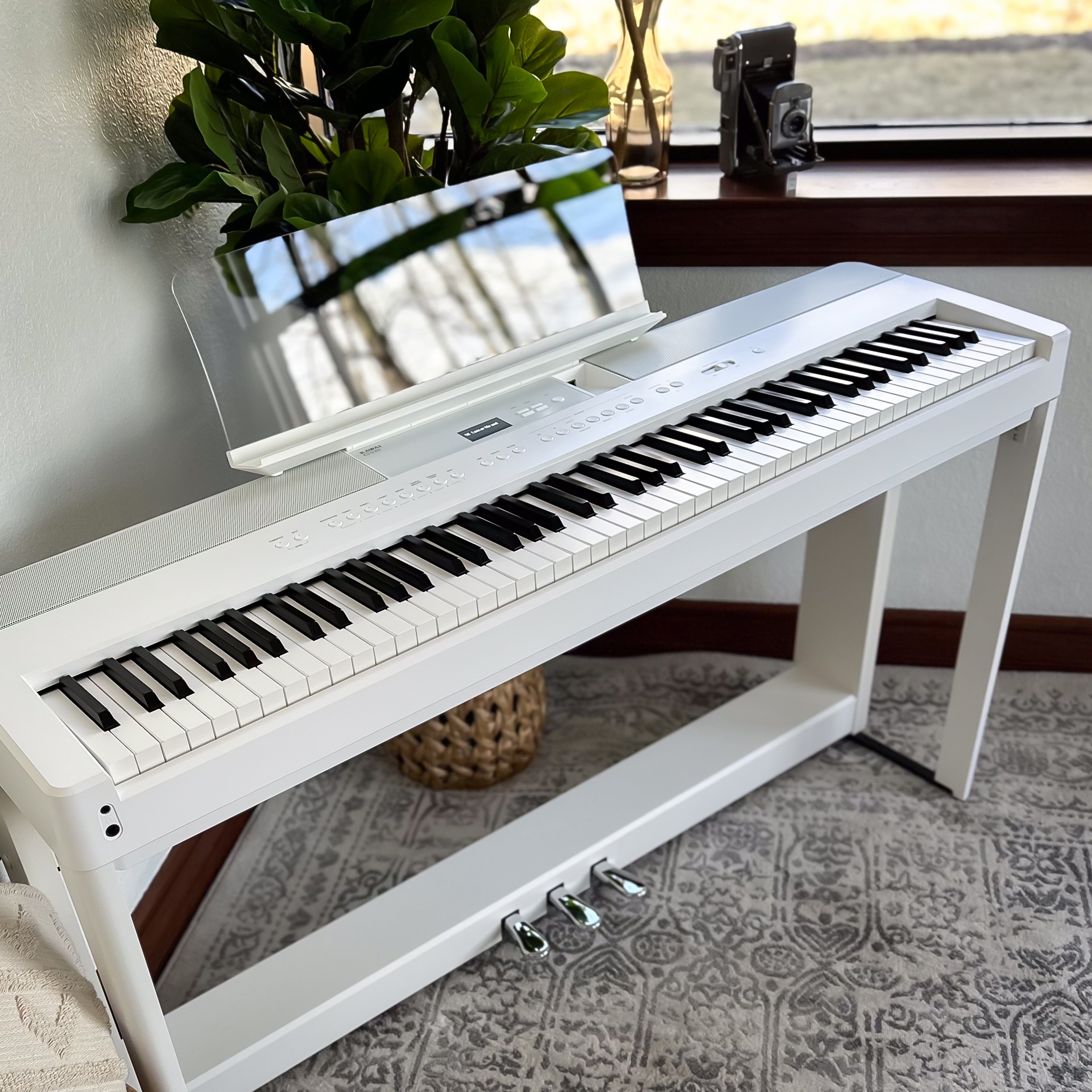 Kawai ES520 Portable Digital Piano - White COMPLETE HOME