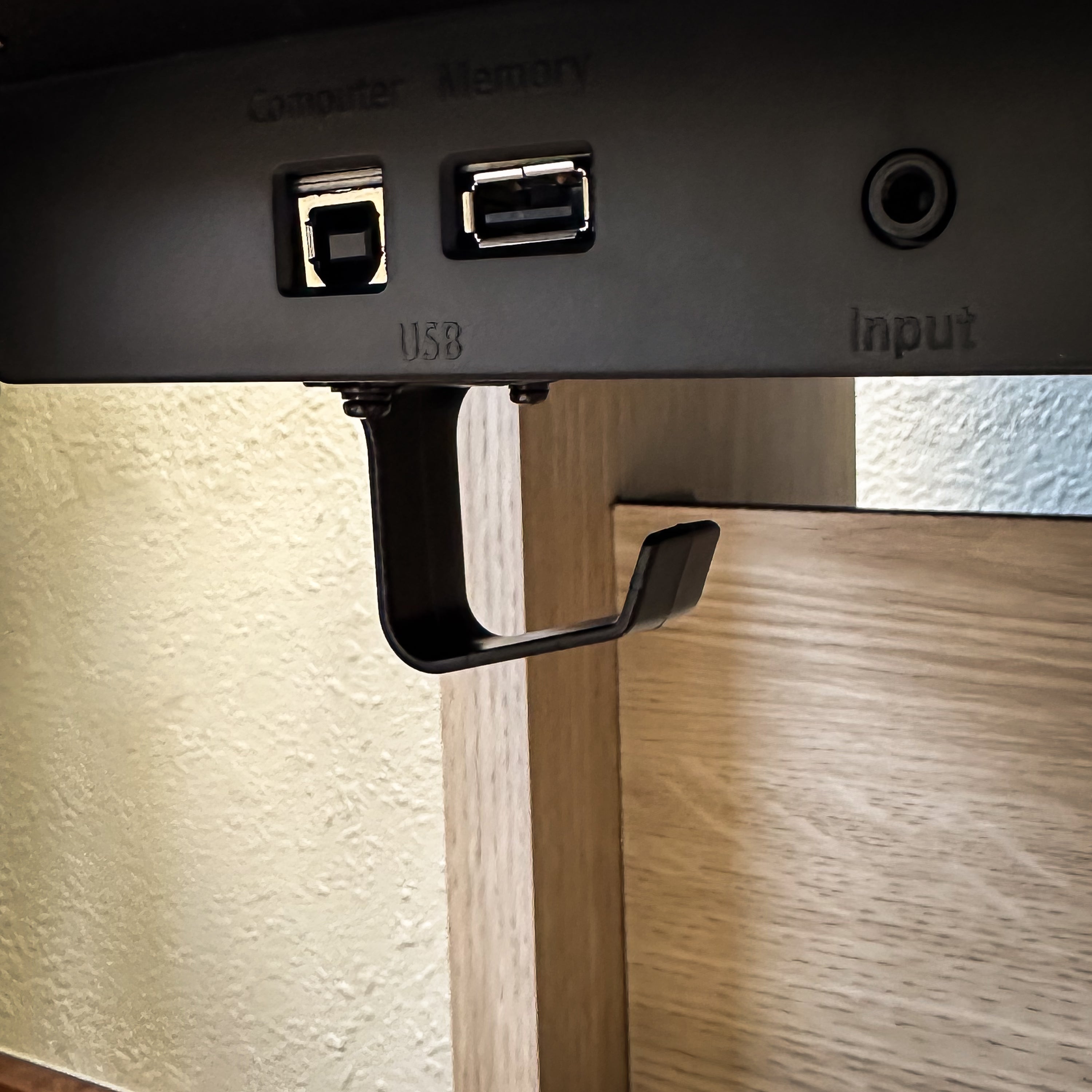 Roland HP702 Digital Piano - Light Oak - View 17