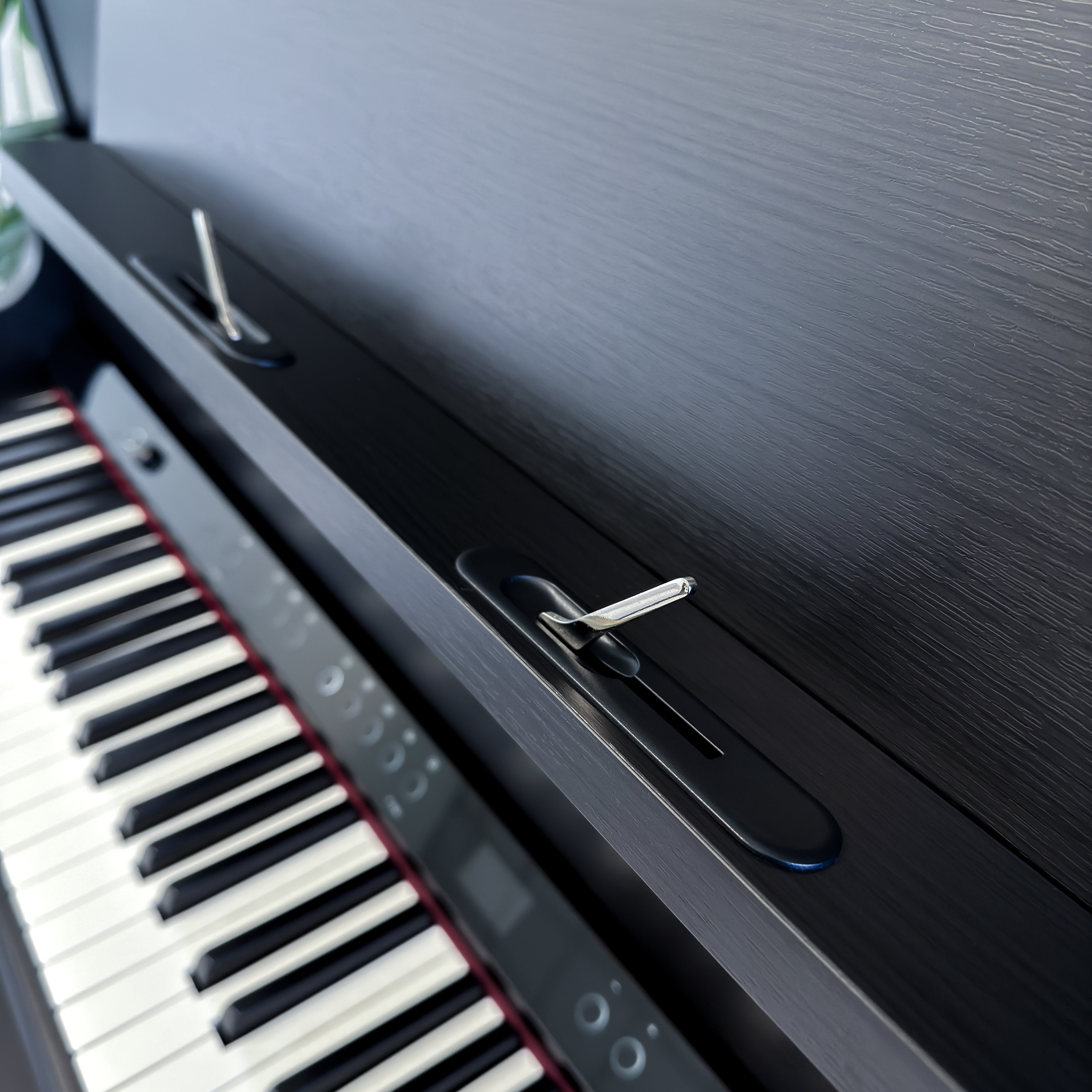 Roland LX-9 Digital Piano with Bench - Charcoal Black - View 19
