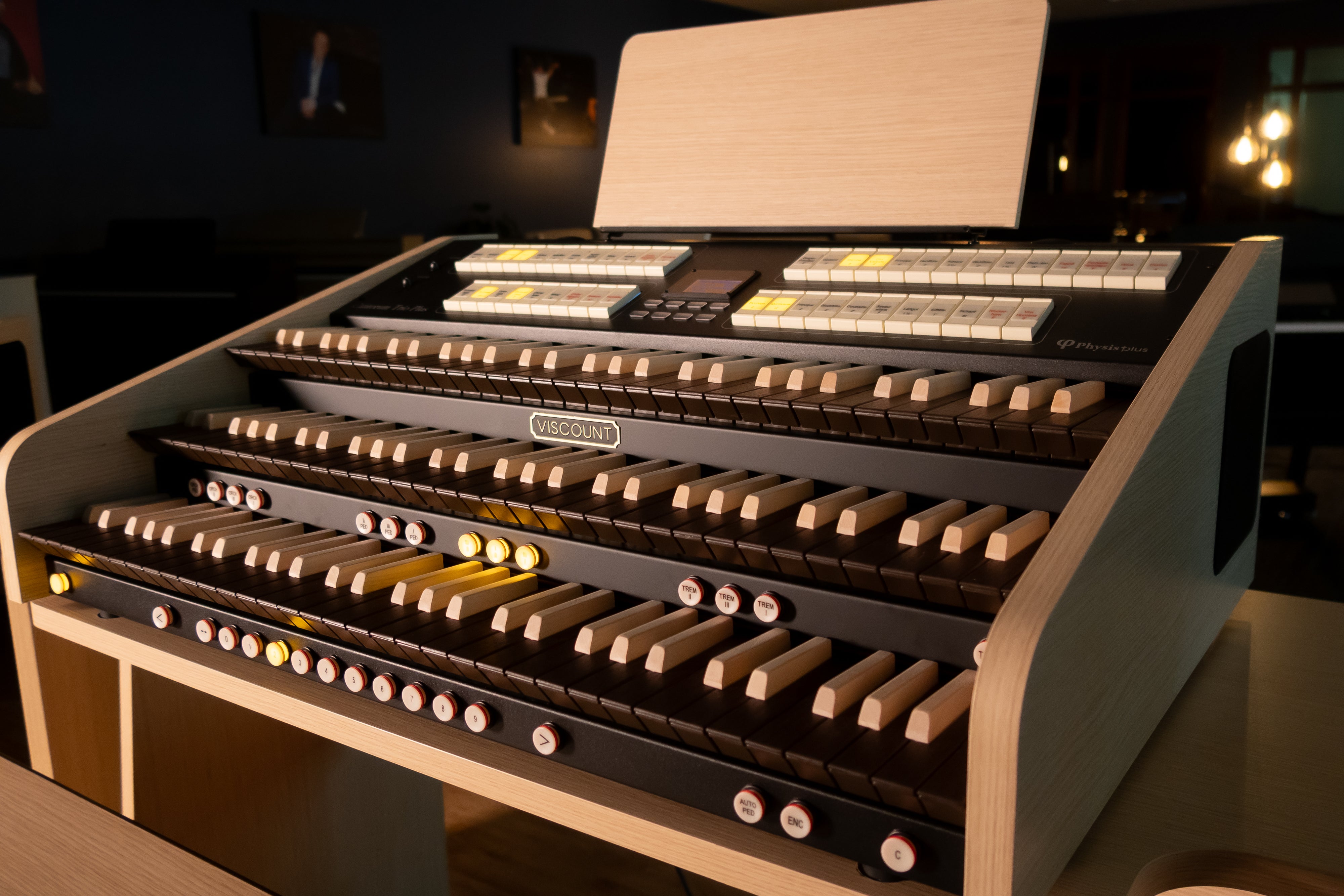 Viscount Cantorum Trio Plus Wood Keys 3 Manual Portable Organ - View 11