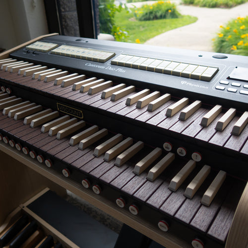Viscount Cantorum Duo Plus 2 Manual Portable Organ - Wood Keys - View 6