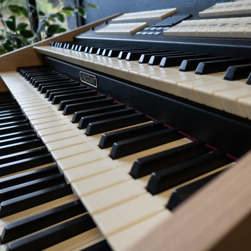 Viscount Cantorum Trio Plus 3 Manual Portable Organ - View 3