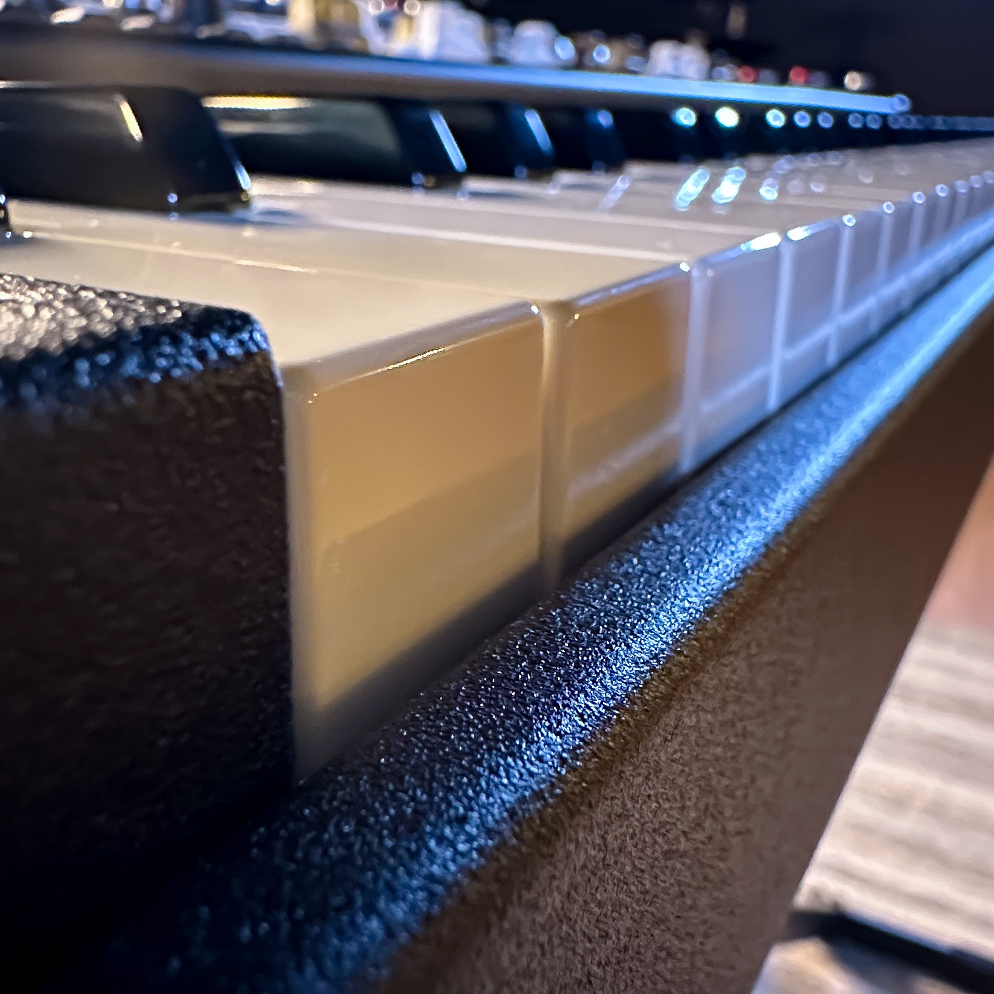 Viscount Legend One 61 - Waterfall keys