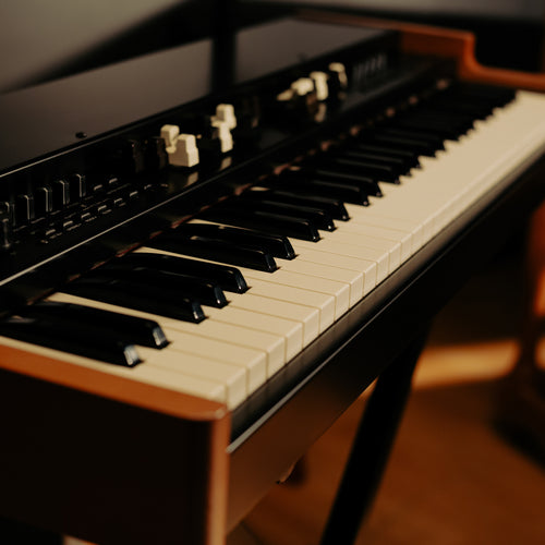 Viscount Legend Solo Organ - View 3