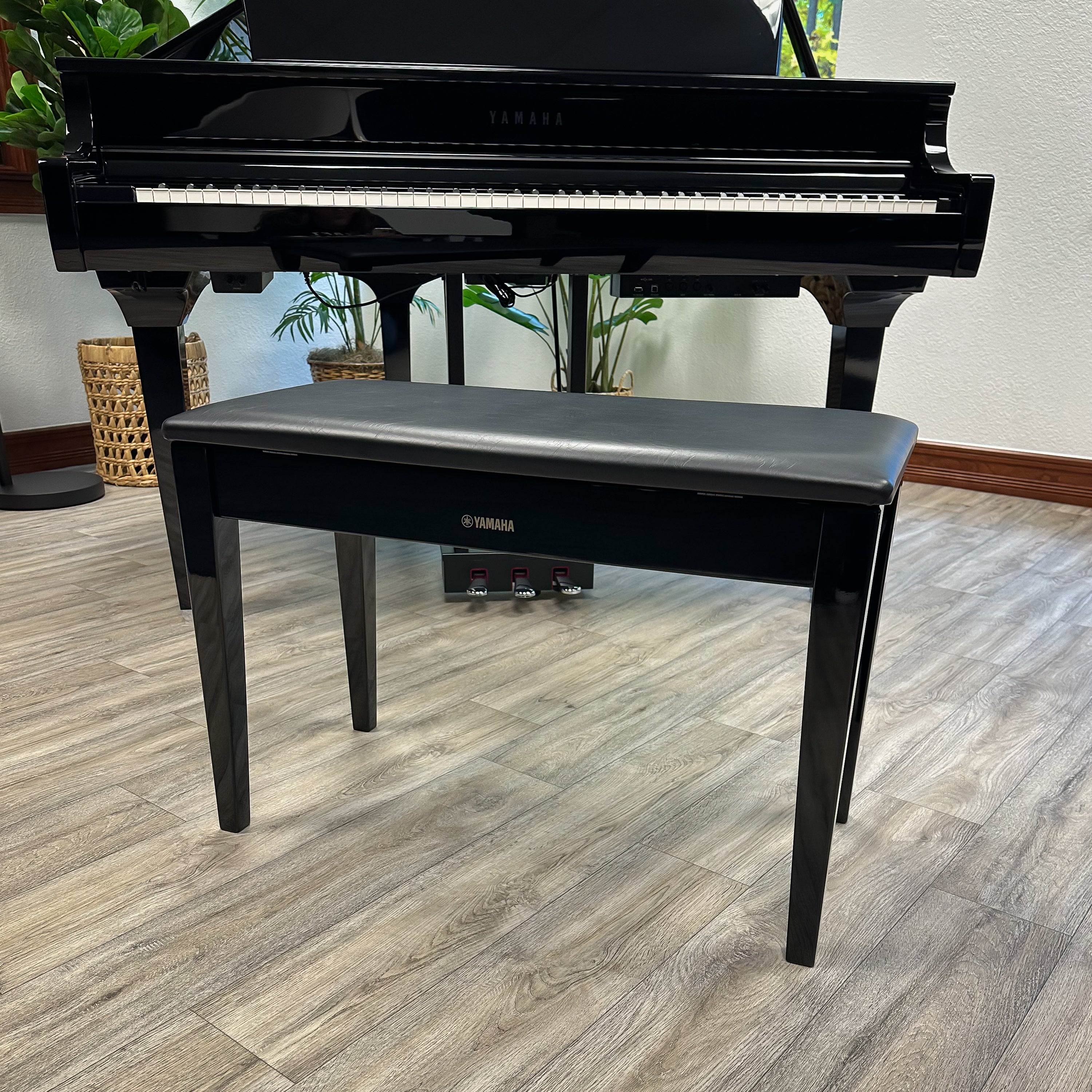 Yamaha Clavinova CLP-795GP Digital Piano - Polished Ebony - bench
