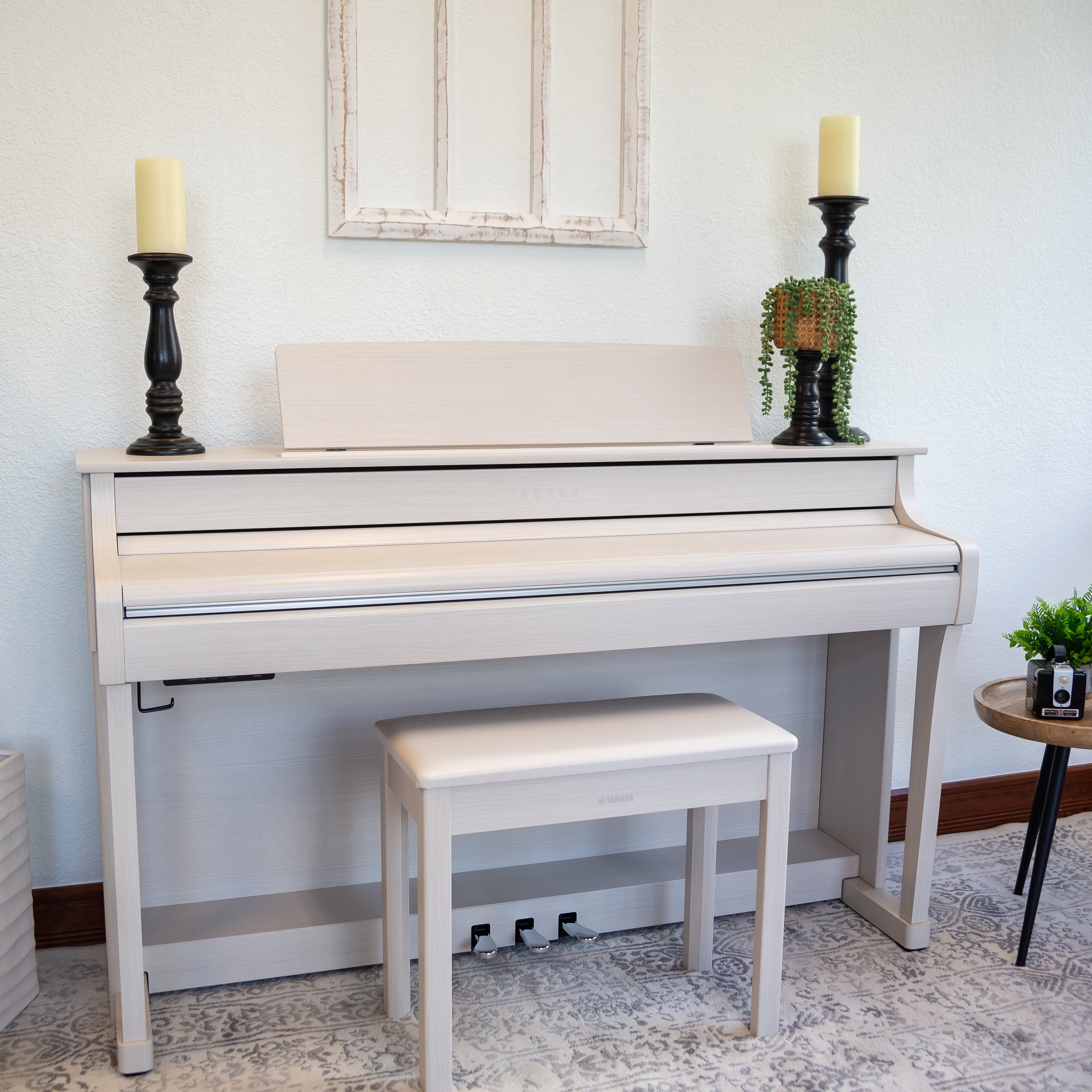 Yamaha Clavinova CLP-845 Digital Piano - White Birch, view 10