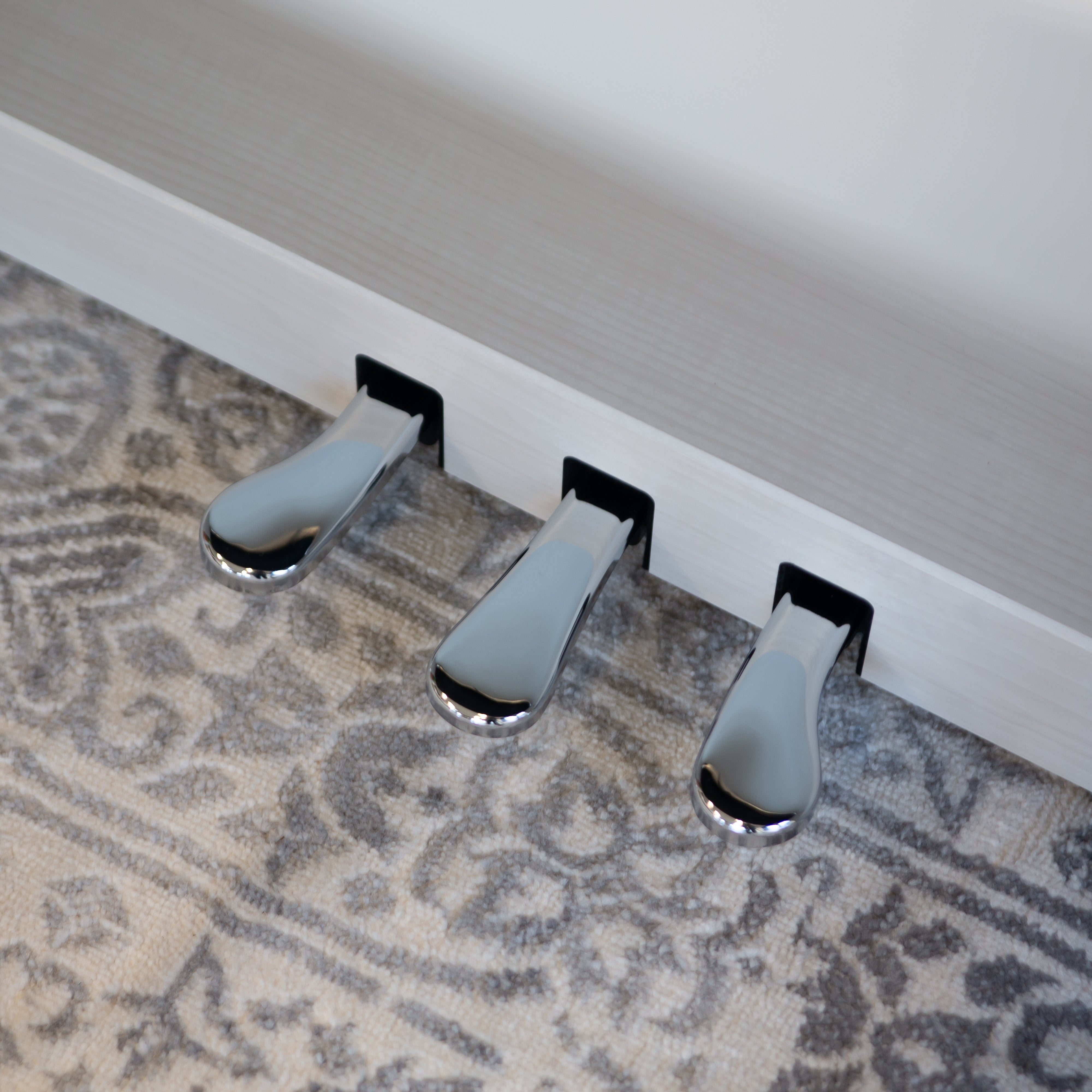 Yamaha Clavinova CLP-845 Digital Piano - White Birch, view 13