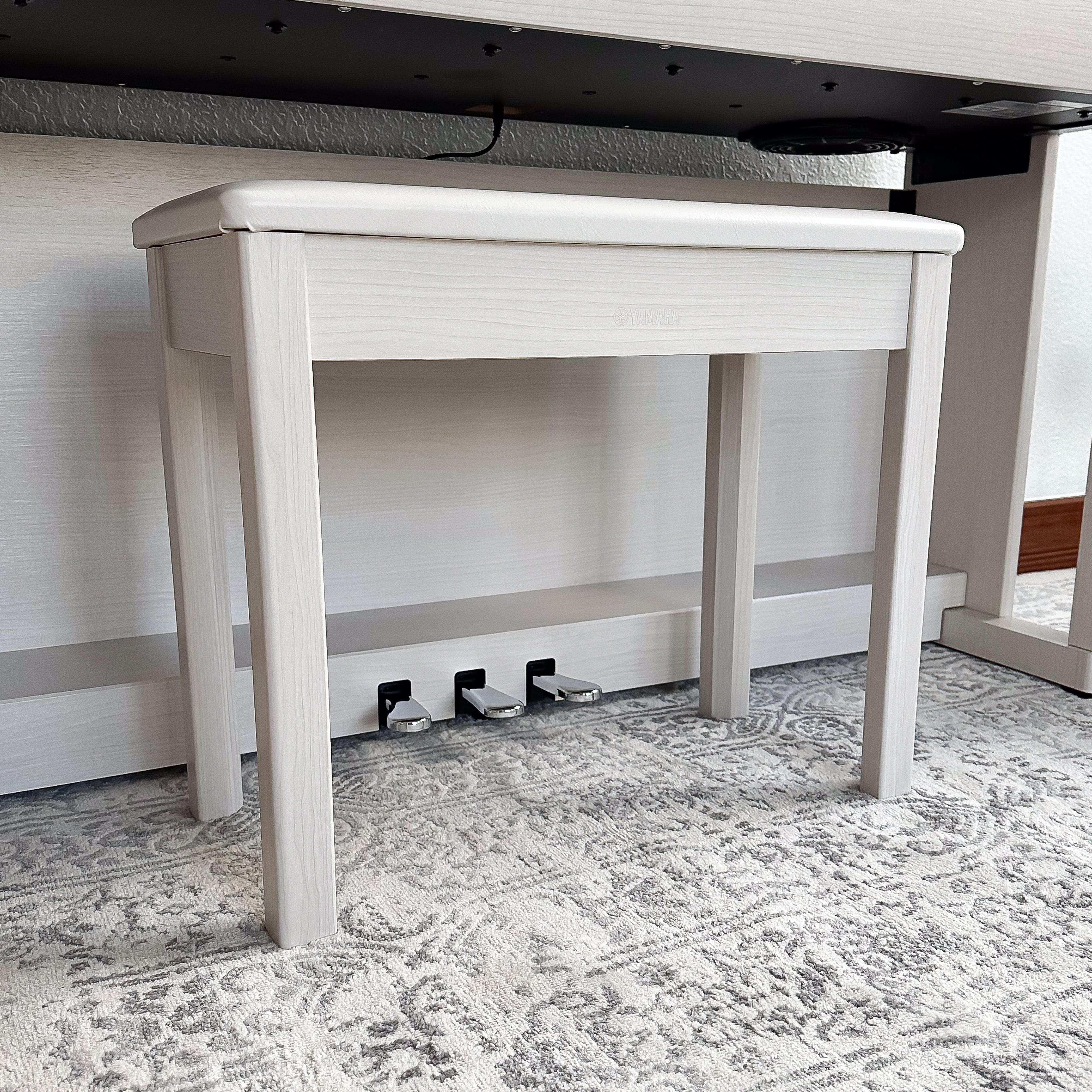 Yamaha Clavinova CLP-845 Digital Piano - White Birch, view 11