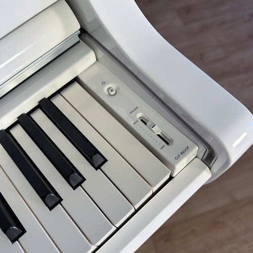 Yamaha Clavinova CLP-865GP Digital Piano - Polished White - View 8
