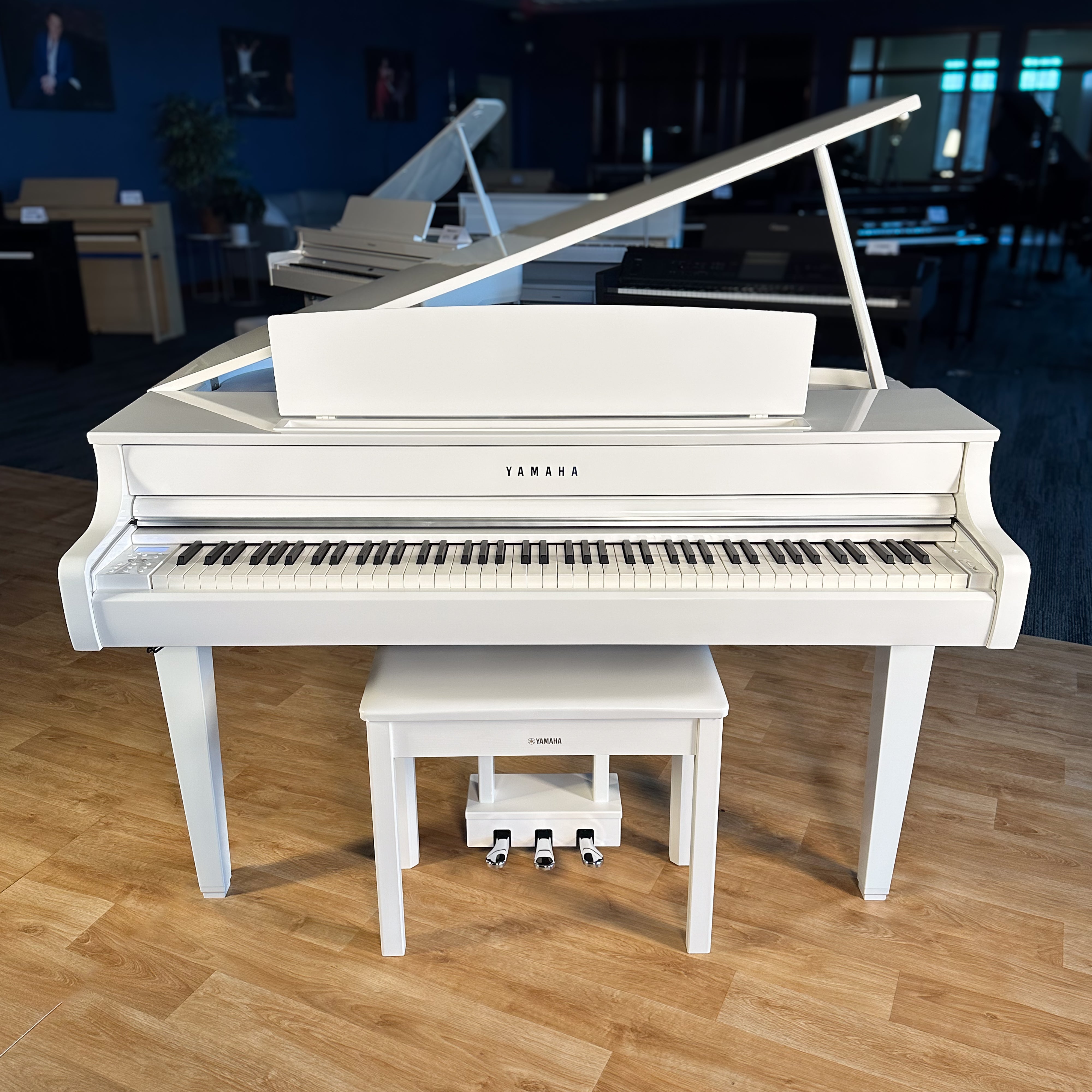 Yamaha Clavinova CLP-865GP Digital Piano - Polished White - View 4