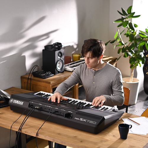 Yamaha PSR-SX720 61-key Arranger Keyboard, View 7