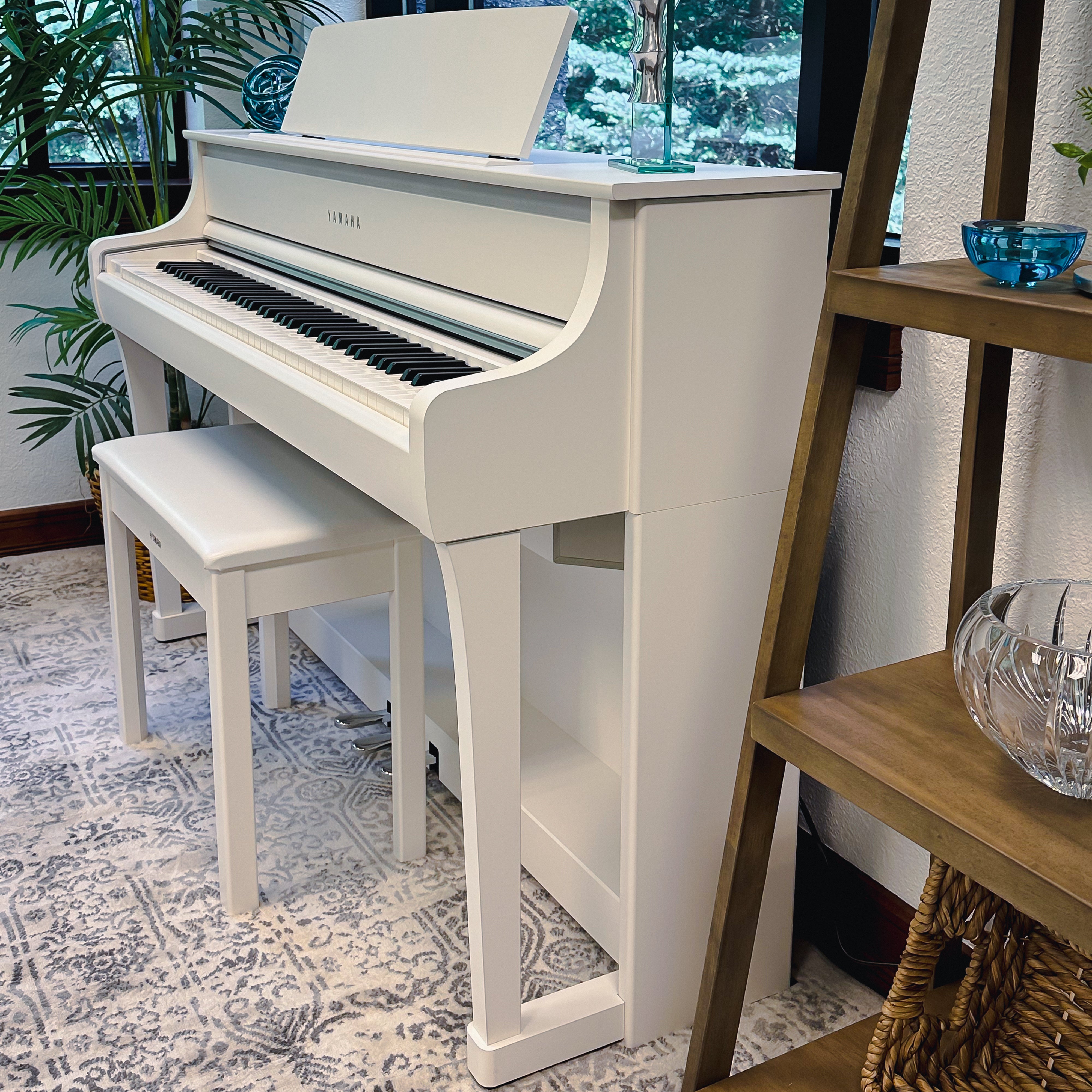 Yamaha Clavinova CLP-875 Digital Pianos - Matte White, view 6