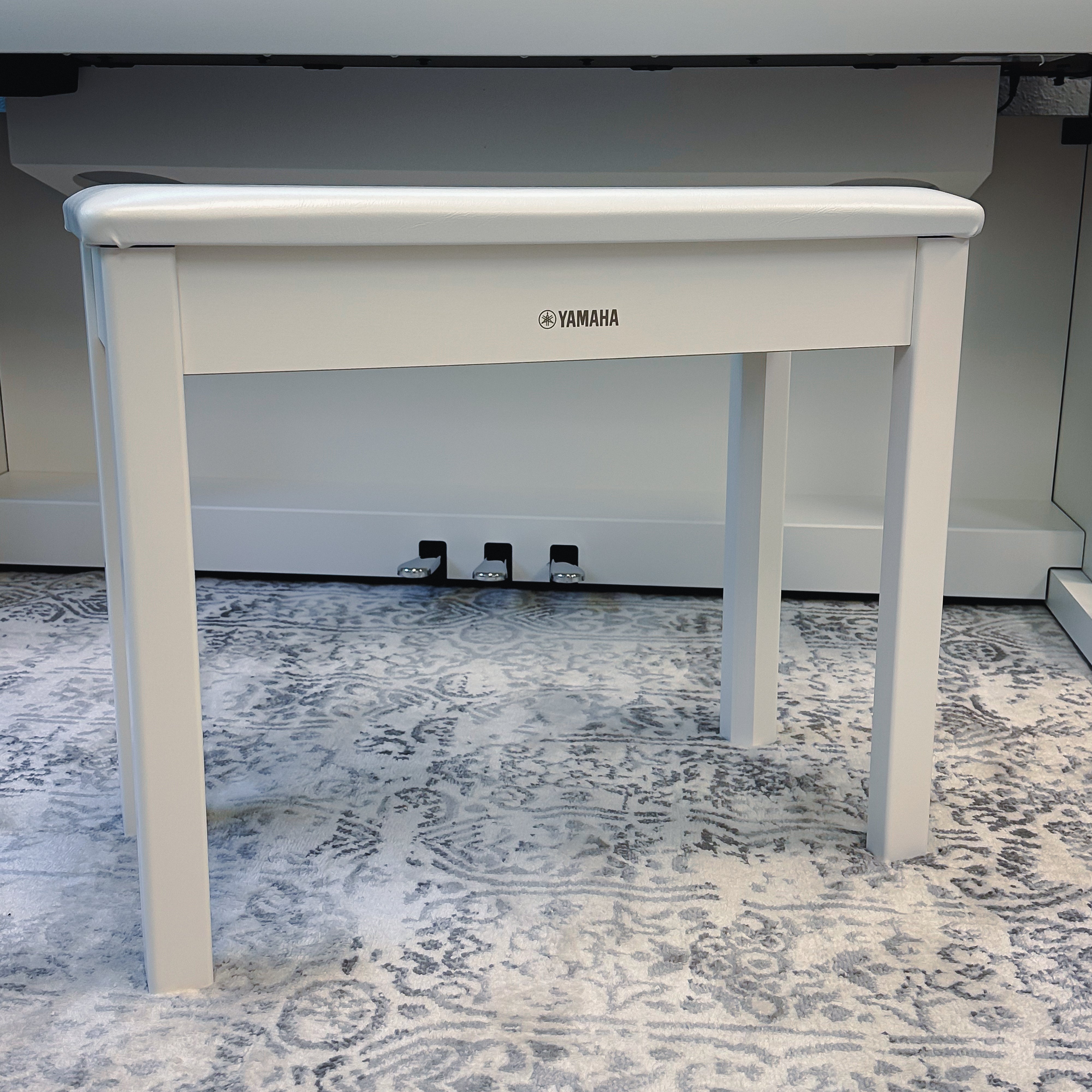 Yamaha Clavinova CLP-875 Digital Pianos - Matte White, view 9