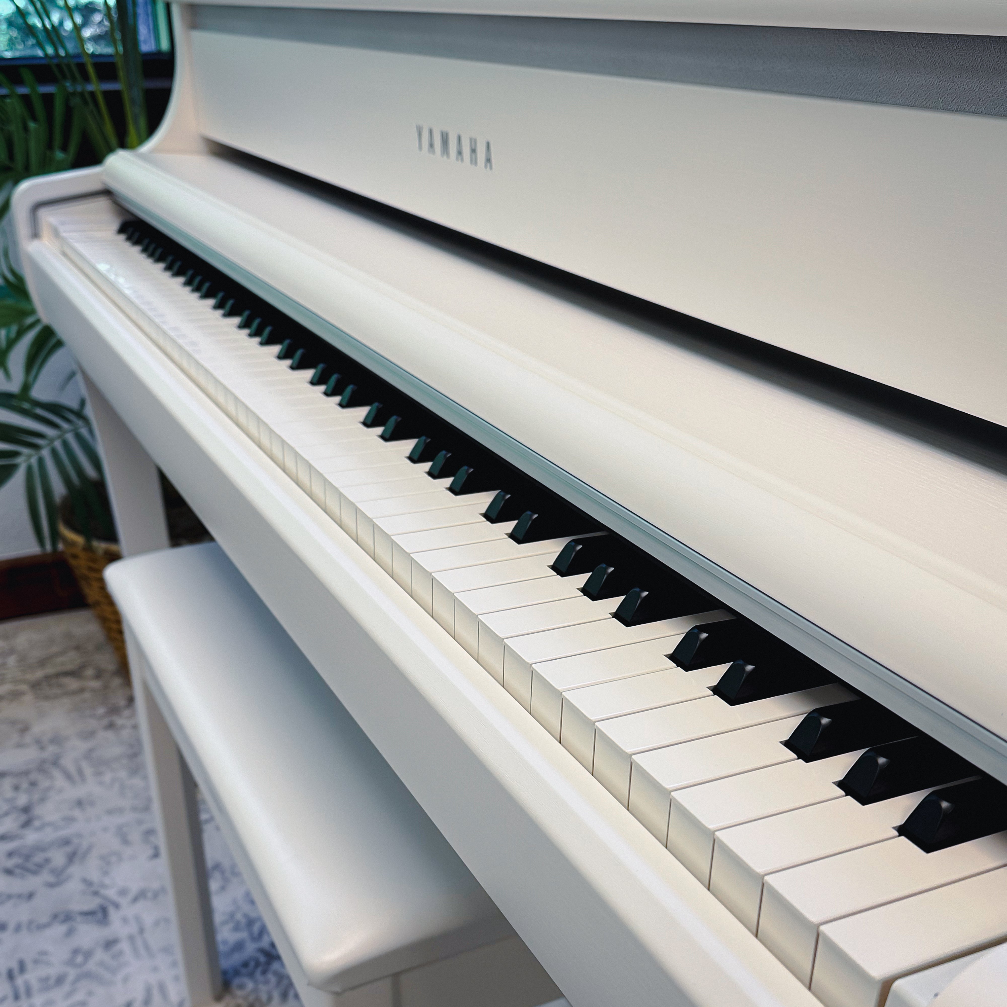 Yamaha Clavinova CLP-875 Digital Pianos - Matte White, view 20