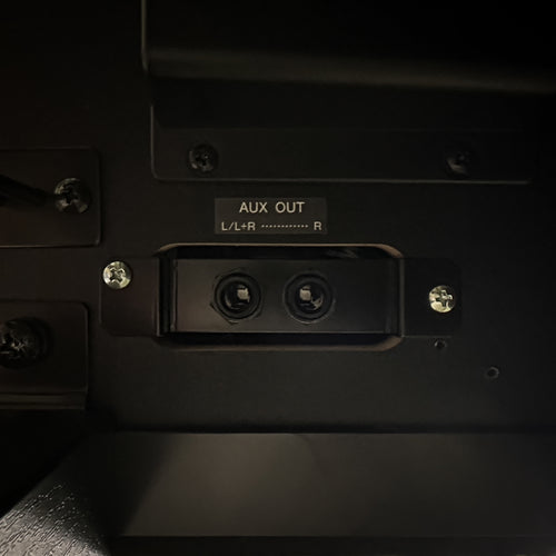 Yamaha Clavinova CLP-885 Digital Piano - Matte Black, AUX out