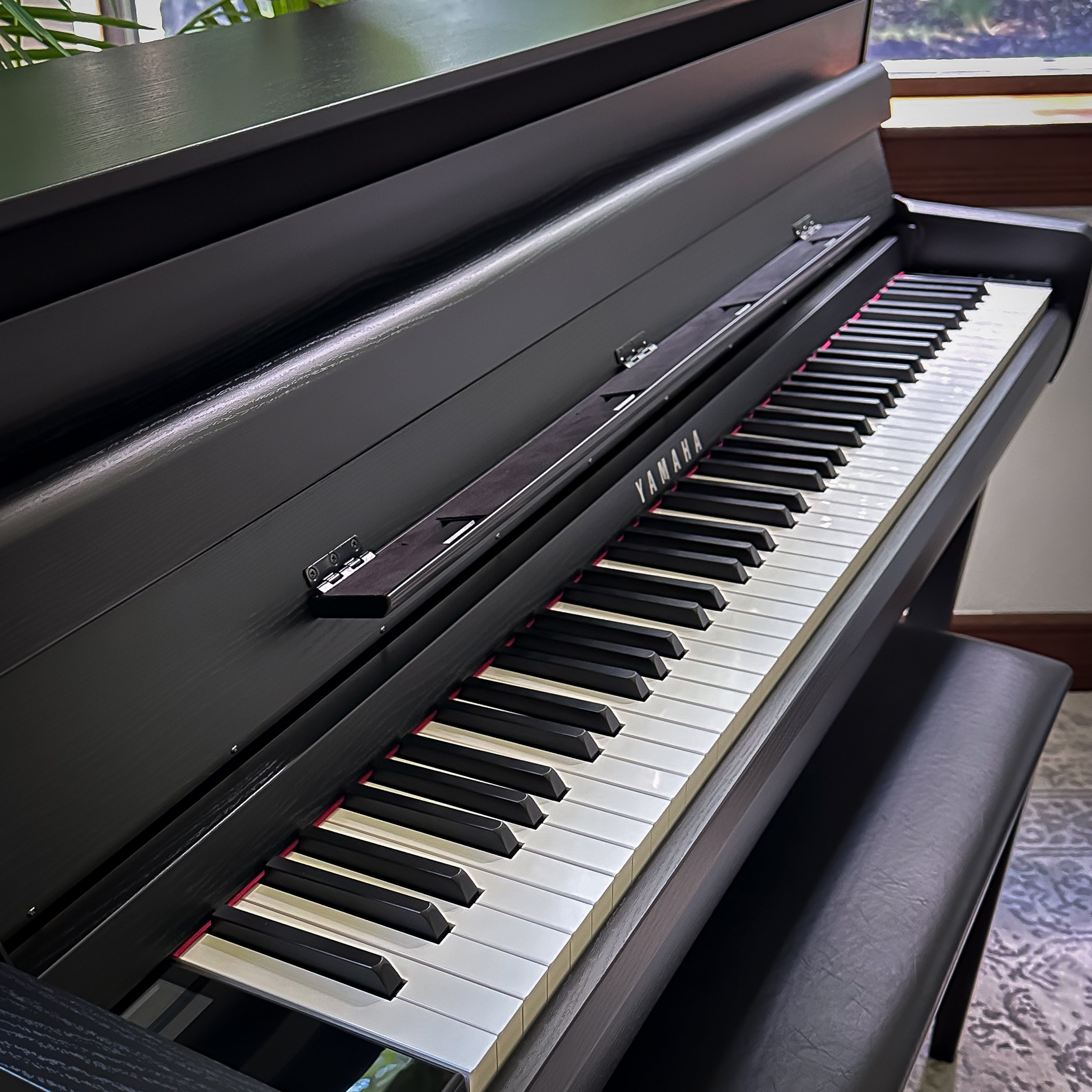 Yamaha Clavinova CLP-885 Digital Piano - Matte Black with music rest down