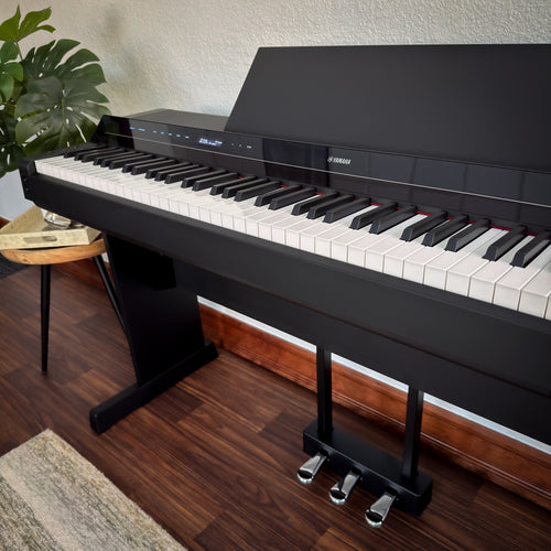 Yamaha P-S500B Digital Piano with L-300B Stand and LP-1B Triple Pedal - Black - Close up view from the right