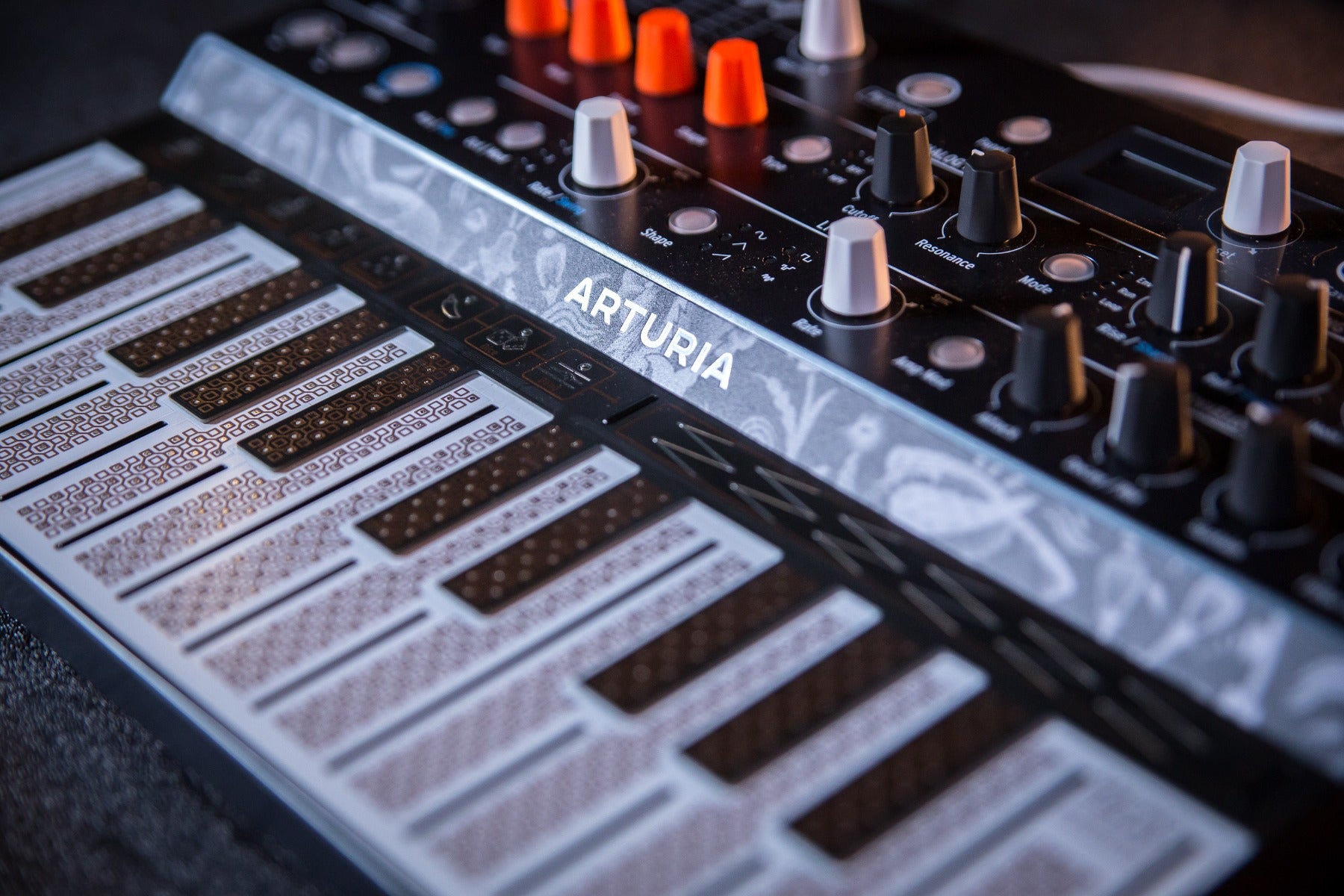 Arturia MicroFreak Experimental Hybrid Synth CARRY BAG KIT – Kraft