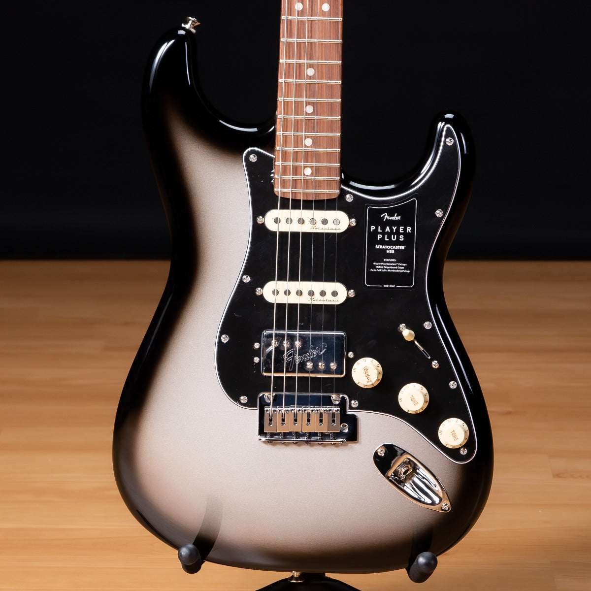 Fender Player Plus Stratocaster HSS - Pau Ferro, Silverburst SN