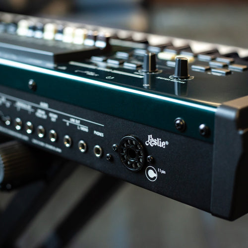 Hammond SK Pro 73 Portable Organ Leslie input