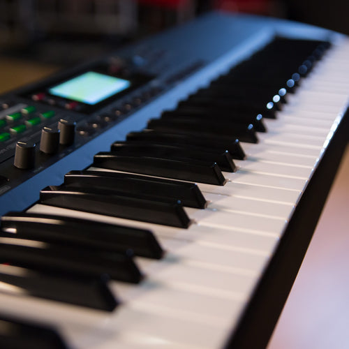 Style shot down the keys of the KORG i3