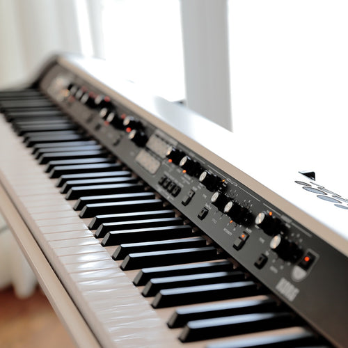 Korg SV288S Stage Vintage Piano - Vintage Creme - angled keybed