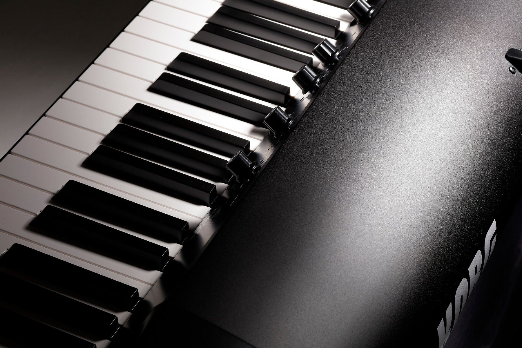 Korg SV273 Stage Vintage Piano - closeup of rear and keys