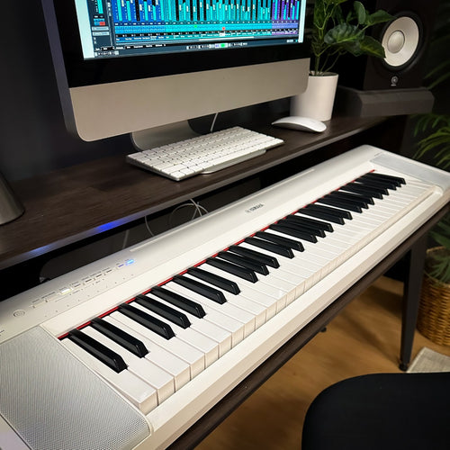 Yamaha Piaggero NP15 61-Key Portable Keyboard with Power Adapter - White, View 4