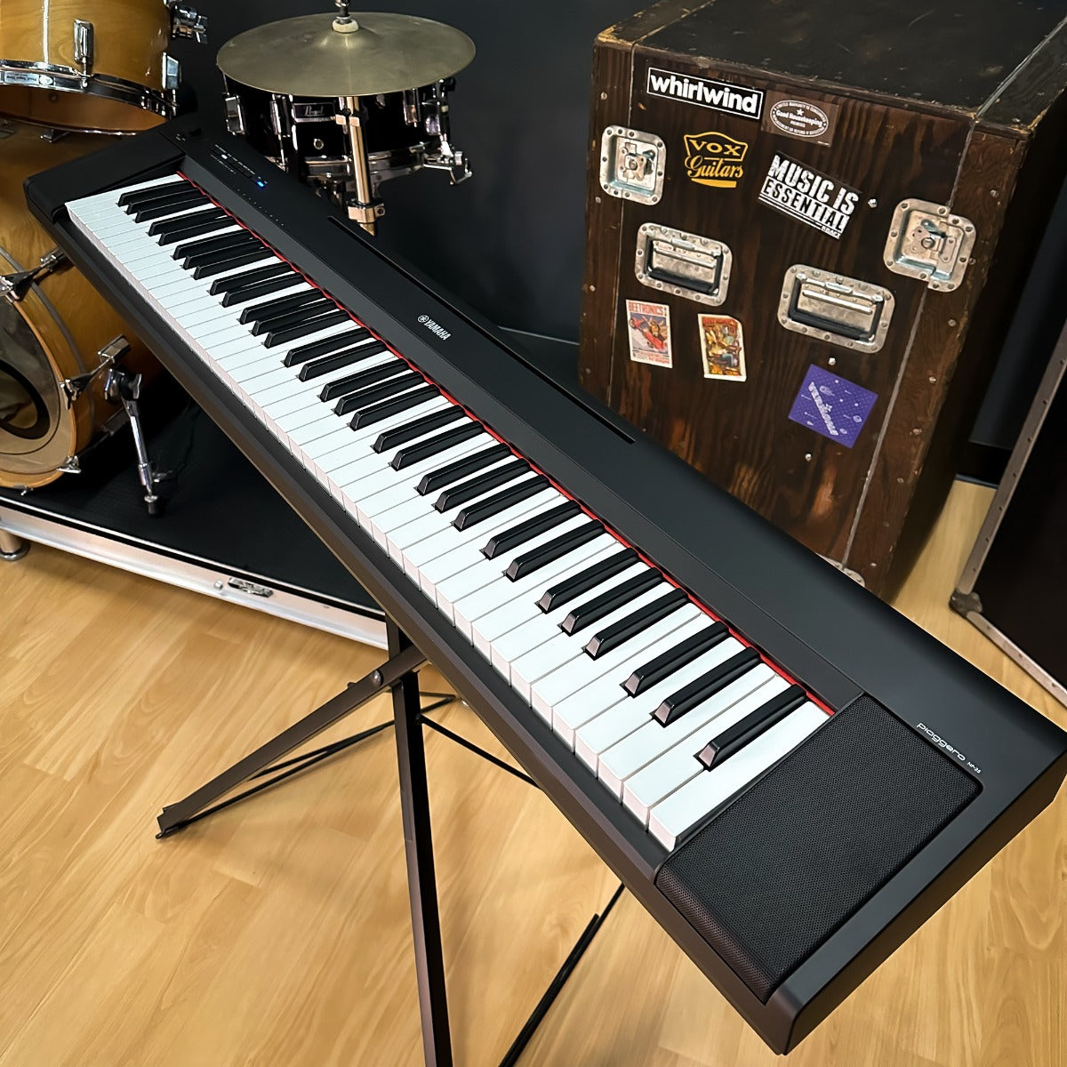 Yamaha Piaggero NP-35 76-Key Portable Keyboard - Black – Kraft Music