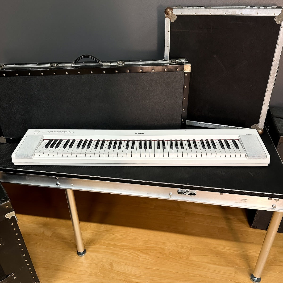 Yamaha Piaggero NP-35 76-Key Portable Keyboard - White BONUS
