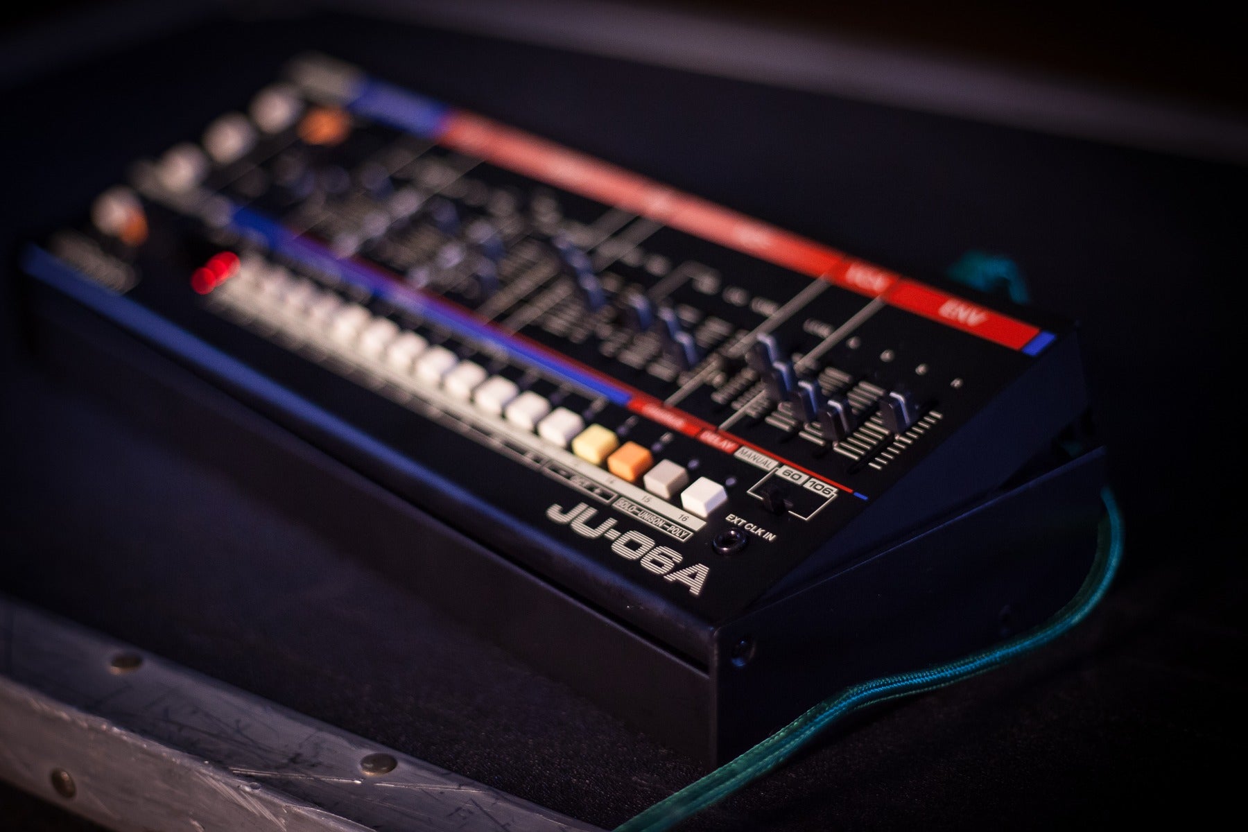 Roland Boutique JU-06A Synthesizer Sound Module DECKSAVER Roland Boutique JU-06A Synthesizer Sound Module DECKSAVER