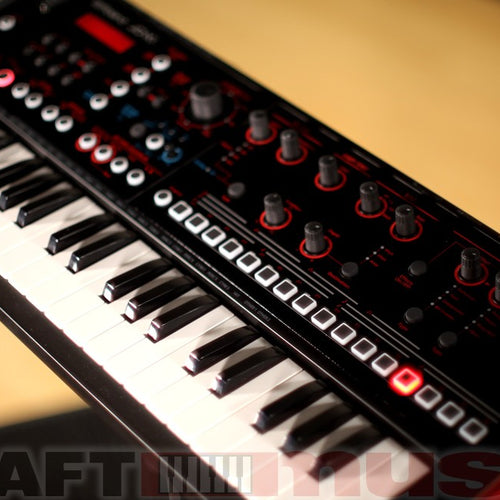 Roland JD-Xi Interactive Analog/Digital Crossover Synthesizer