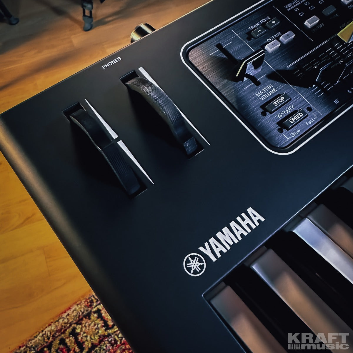 Yamaha CK61 Stage Keyboard - View 6