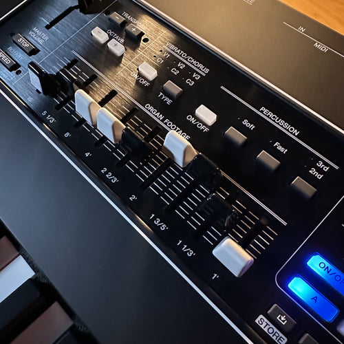 Yamaha CK61 Stage Keyboard - View 11