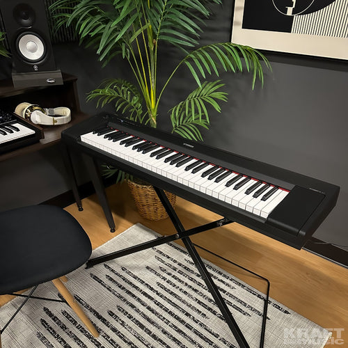 Yamaha Piaggero NP15 61-Key Portable Keyboard with Power Adapter - Black, View 4