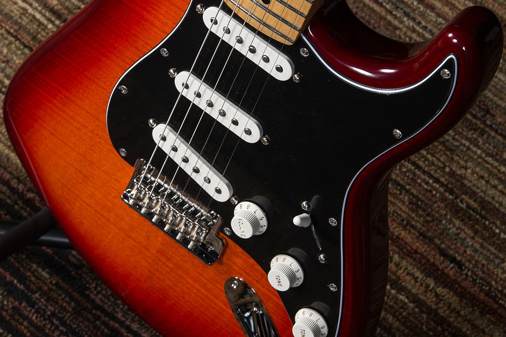 Fender Player Series - The New Standard